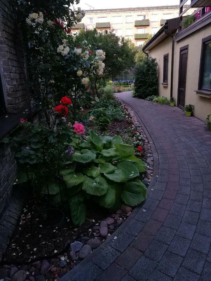 Saules Kvartals Ventspils Bagian luar foto